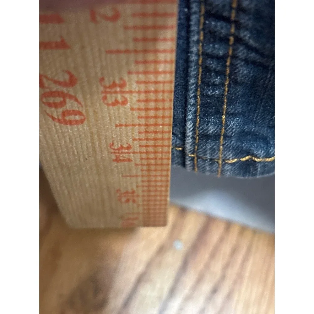 Levis levis 541